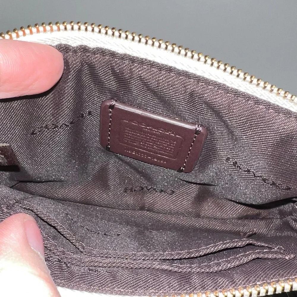 Coach Cream Pink Floral Zip Wallet - Picture 4 of 4